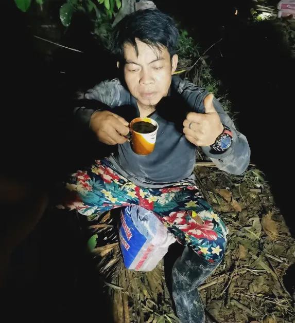 玩海外谋生的建筑工人麻将胡了2模拟器试(图3)
